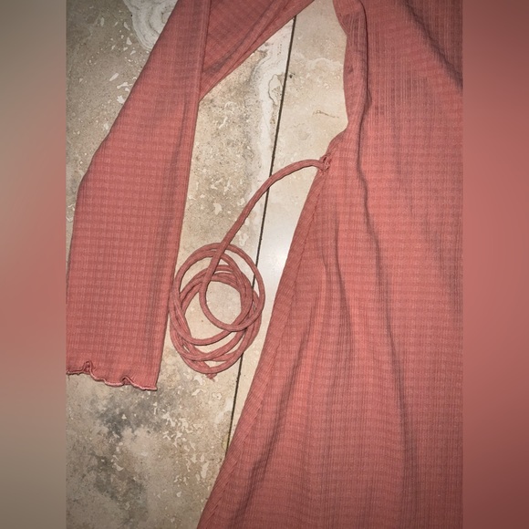 TOPSHOP ● Coral Pink Long Sleeve Wrap Dress - Picture 3 of 4